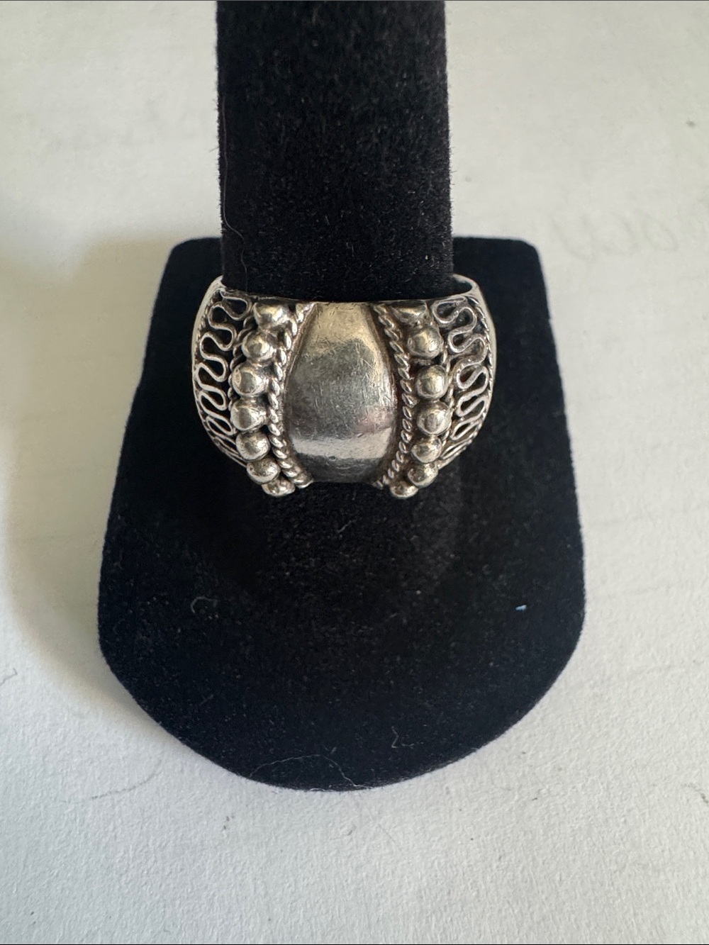 Vintage Bali-style silver wide cigar band ring, Tested. size 7.5 Not Magnetic